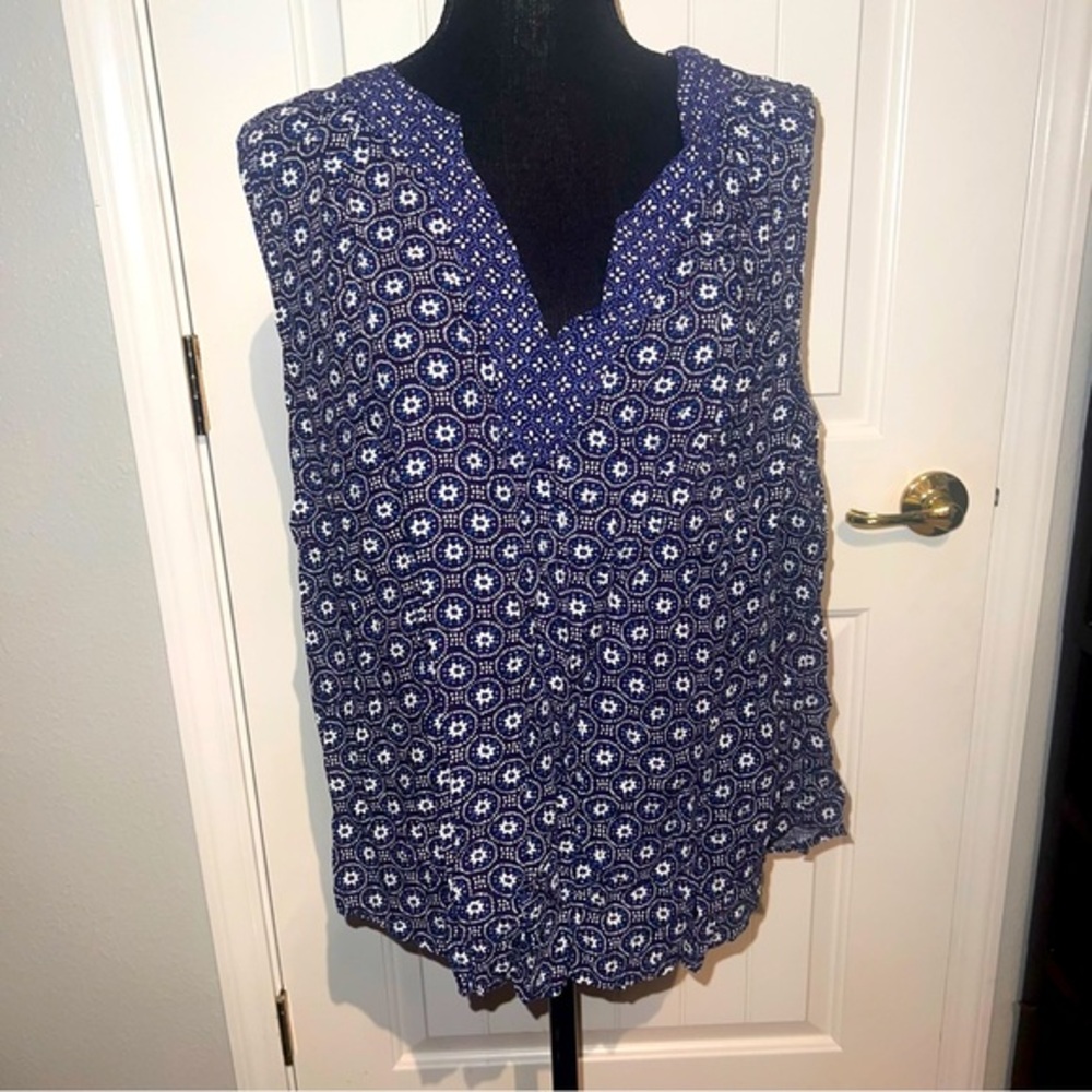 Old Navy - Blue/White Tank - Size XL - 100% Rayon/Vicose - Picture 1 of 4